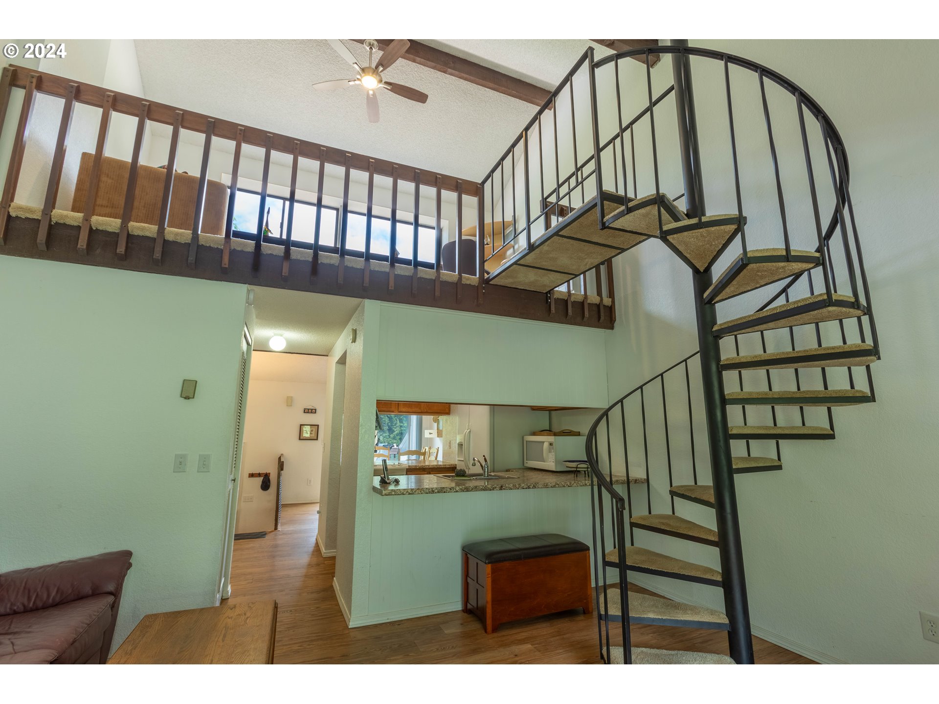 43605 Highway 38, Unit 39 Reedsport, OR 97467 - Photo 13 of 37 Living Room