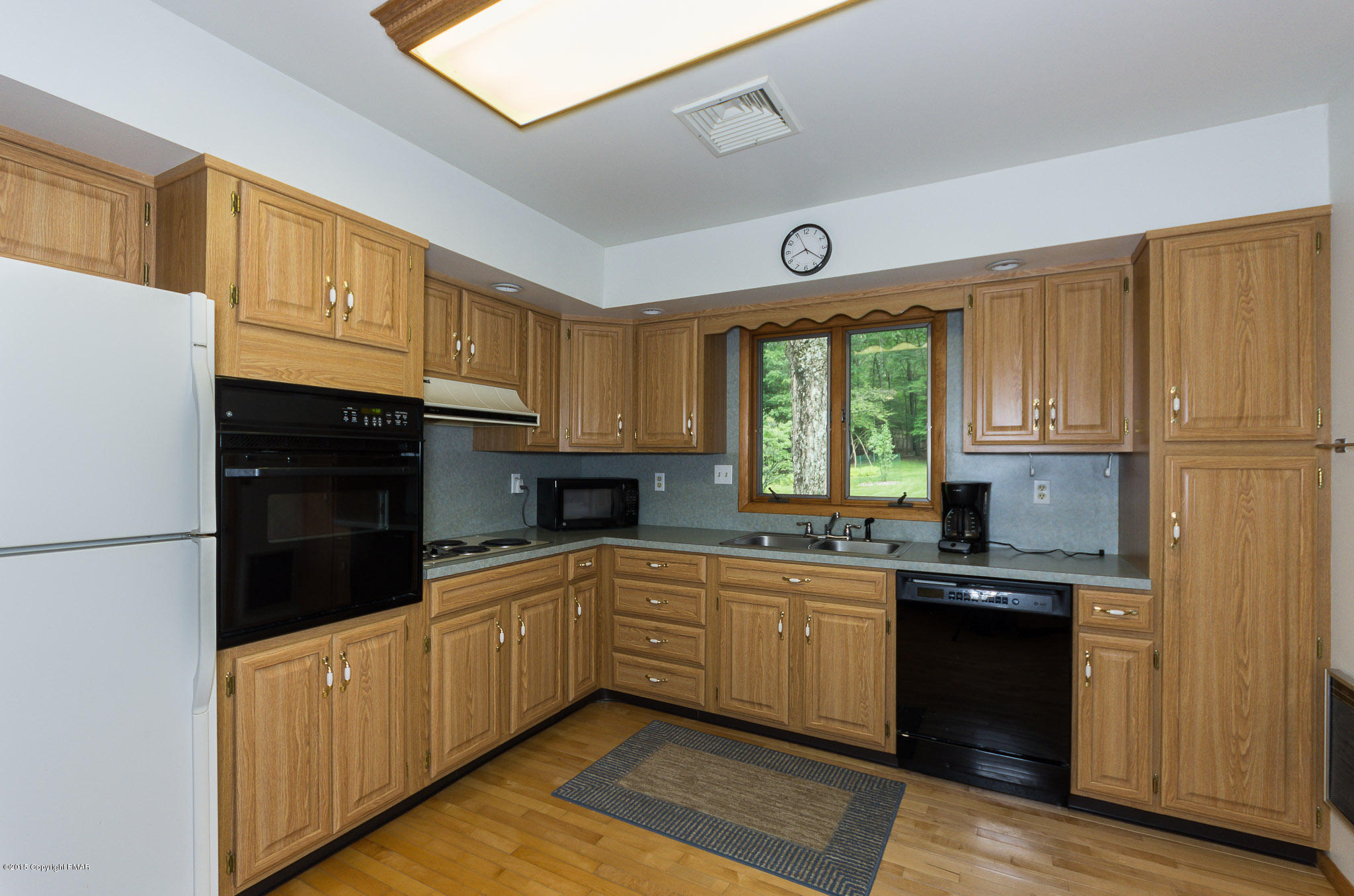 366 McKay Road Henryville, PA 18332 - Photo 4 of 16 Kitchen