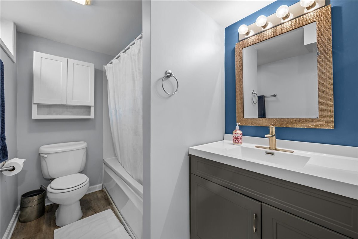 111 Ridge Lane Geneva, IL 60134 - Photo 17 of 25 Gallery Image 17