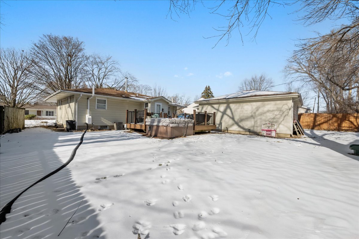 111 Ridge Lane Geneva, IL 60134 - Photo 19 of 25 Gallery Image 19