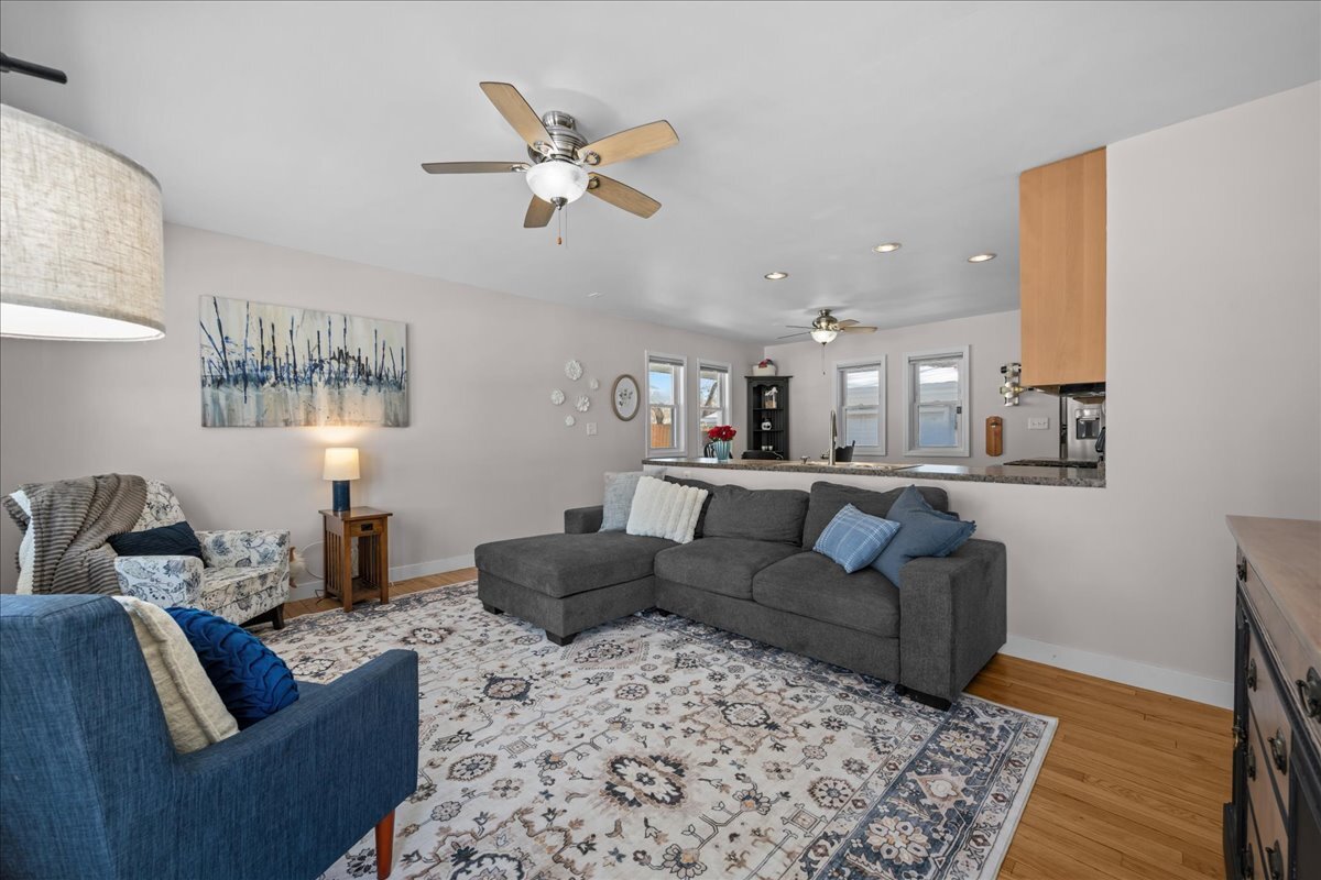111 Ridge Lane Geneva, IL 60134 - Photo 3 of 25 Gallery Image 3