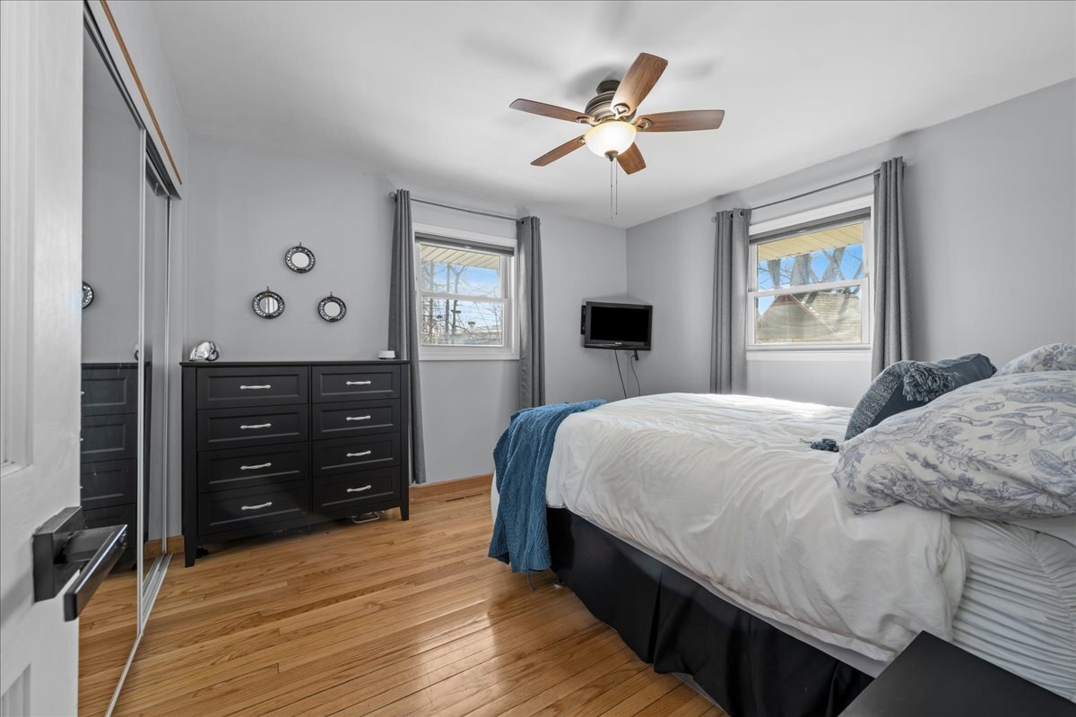 111 Ridge Lane Geneva, IL 60134 - Photo 9 of 25 Gallery Image 9