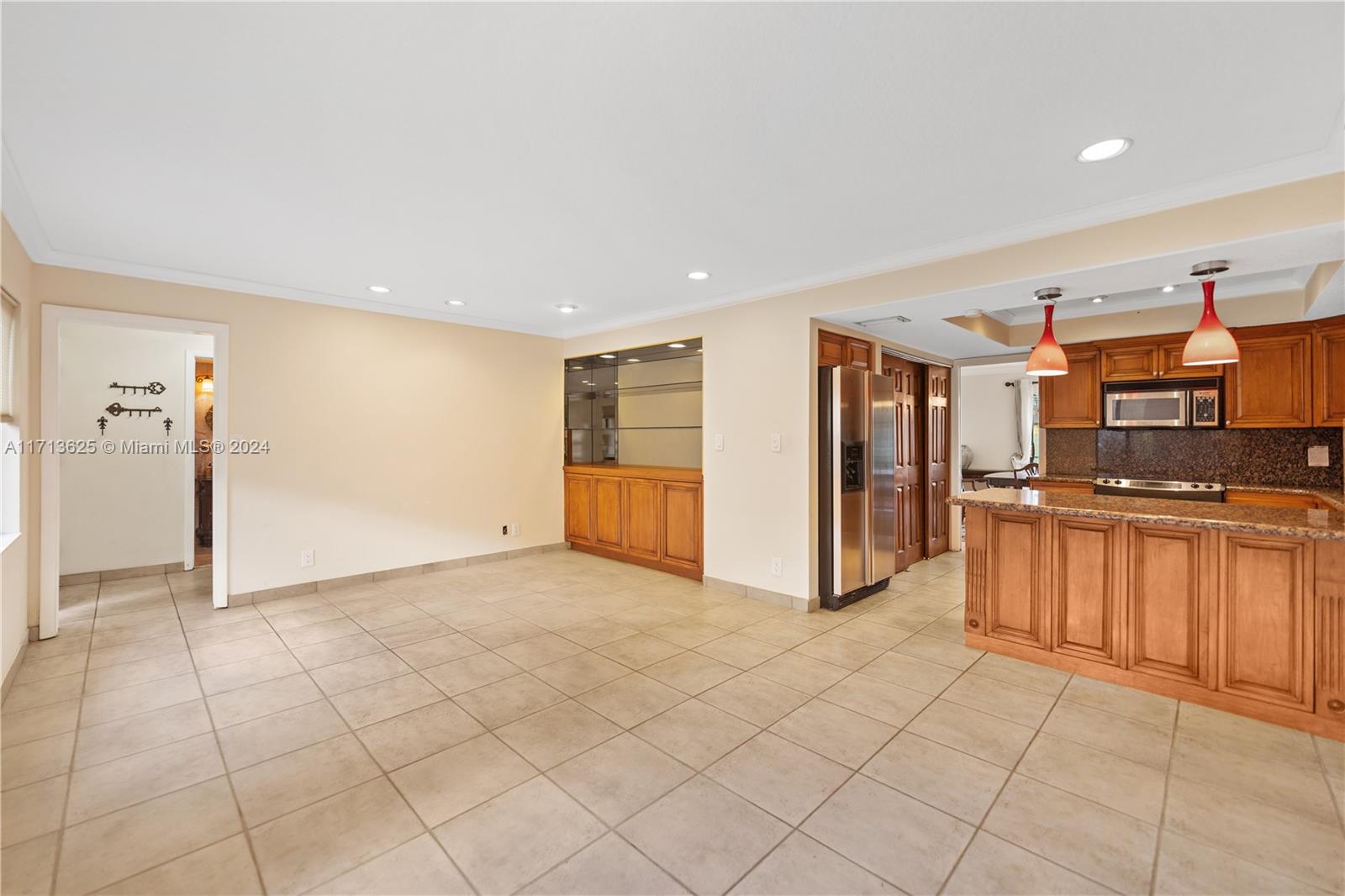 1709 St Andrews Road Hollywood, FL 33021 - Photo 8 of 46 Gallery Image 8