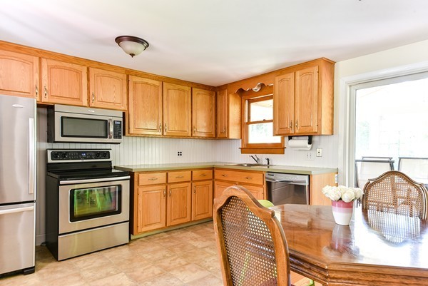 20 Elmfield Road Framingham, MA 01701 - Photo 11 of 29