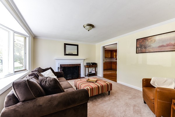 20 Elmfield Road Framingham, MA 01701 - Photo 8 of 29