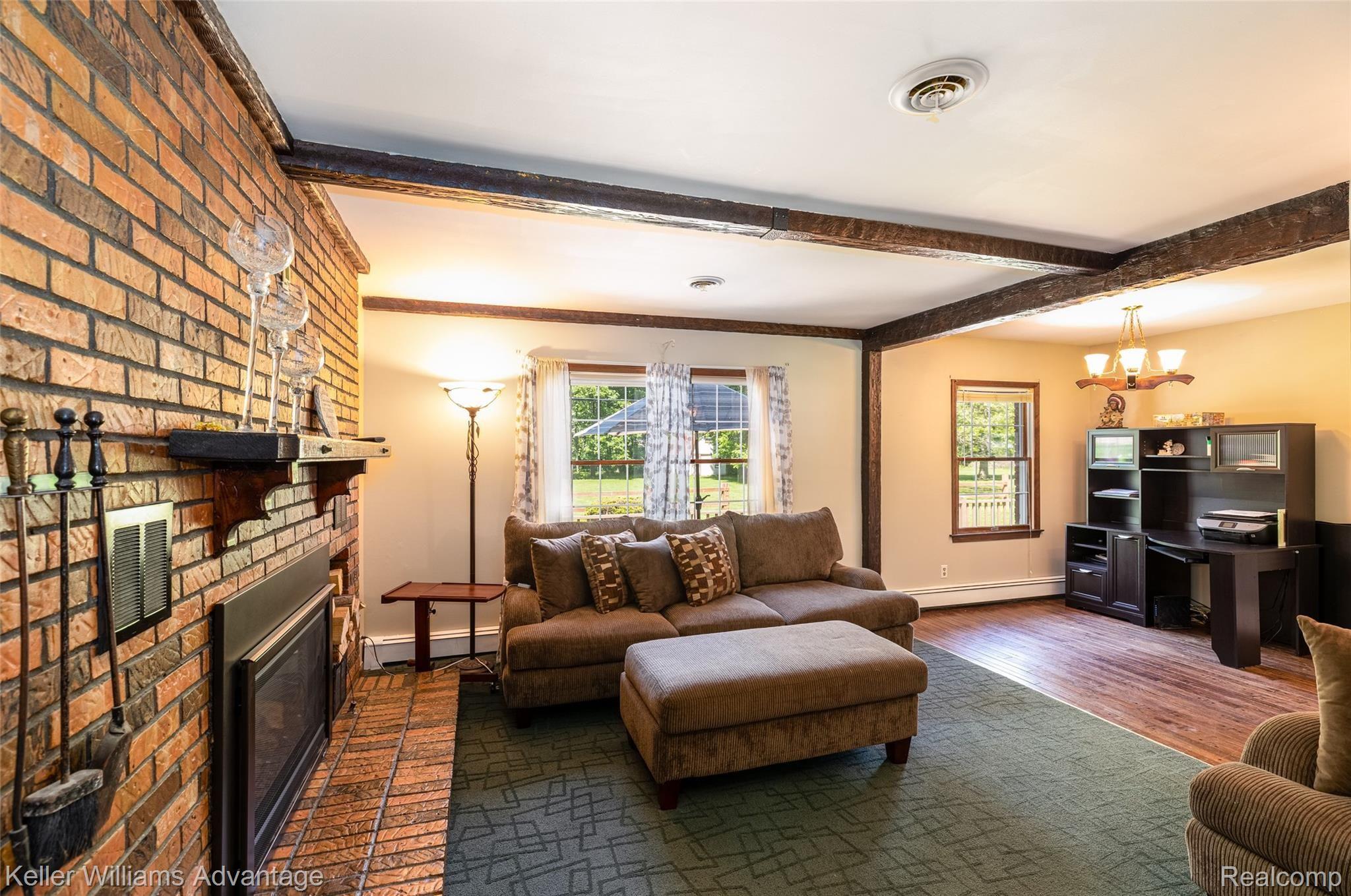 4540 Denton Road Canton, MI 48188 - Photo 19 of 38 19.Living