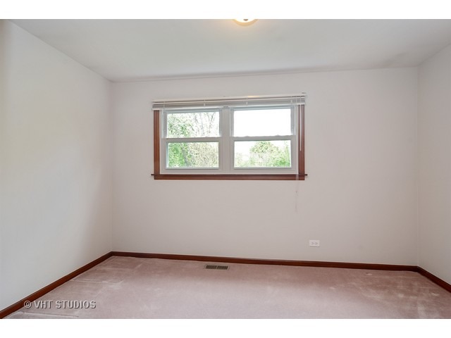 940 North Rohlwing Road Palatine, IL 60074 - Photo 11 of 16