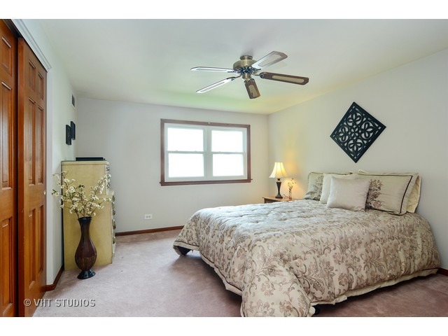 940 North Rohlwing Road Palatine, IL 60074 - Photo 9 of 16