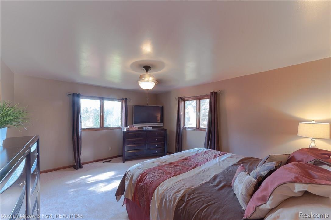 1061 Hidden Lane Rochester, MI 48309 - Photo 27 of 51 1061 Hidden Ln-27.jpg