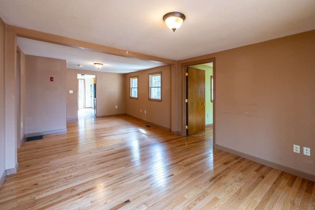 39 Poole Road Belchertown, MA 01007 - Photo 10 of 39 Gallery Image 10