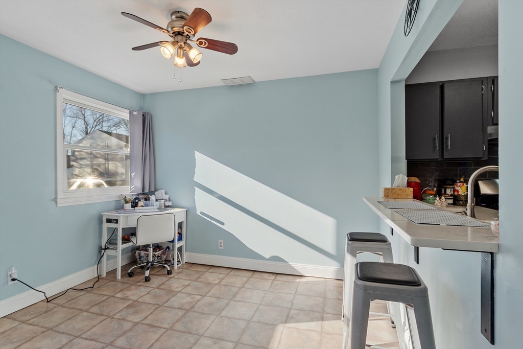 98 Northridge Road, Unit 98 Beverly, MA 01915 - Photo 4 of 38