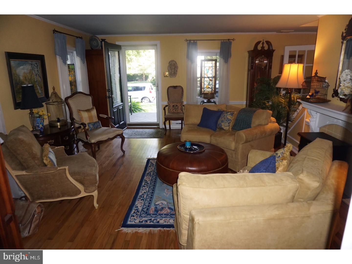 202 Redford Road Oreland, PA 19075 - Photo 4 of 24 Living Room