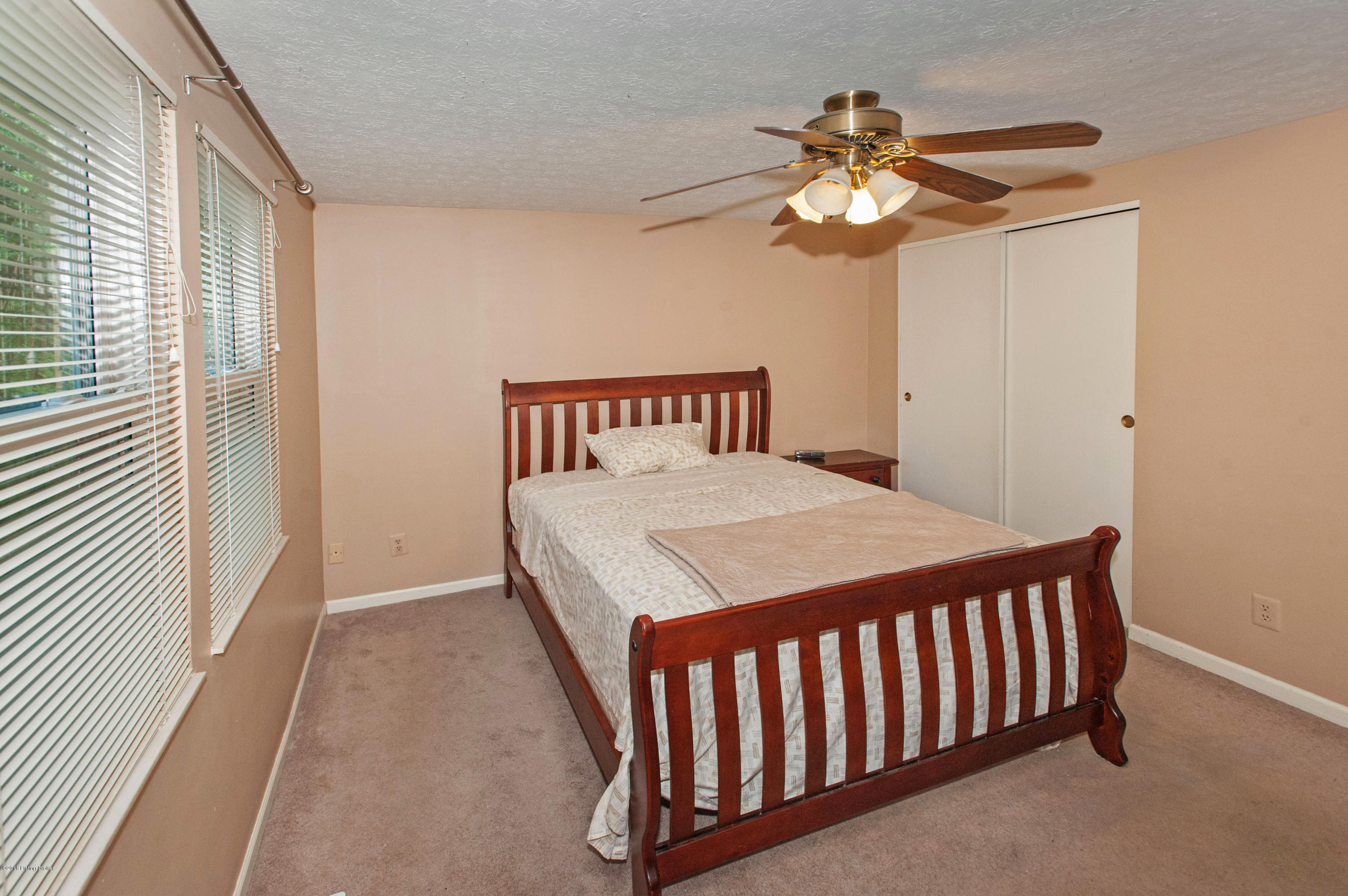 301 Hemingway Road Louisville, KY 40207 - Photo 16 of 40 18 Master 2