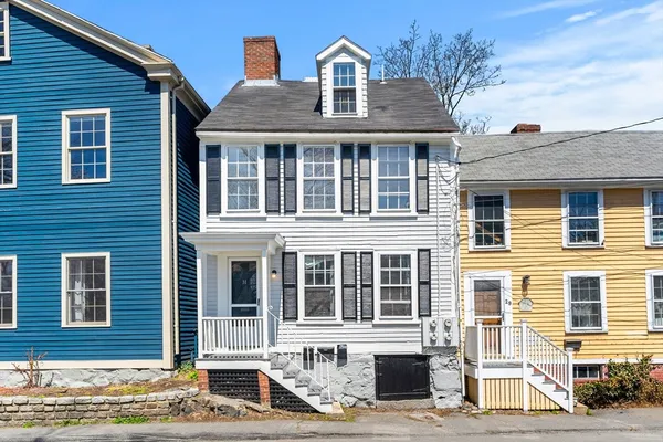 $899,000 | 31 Mugford Street, Marblehead, MA 01945