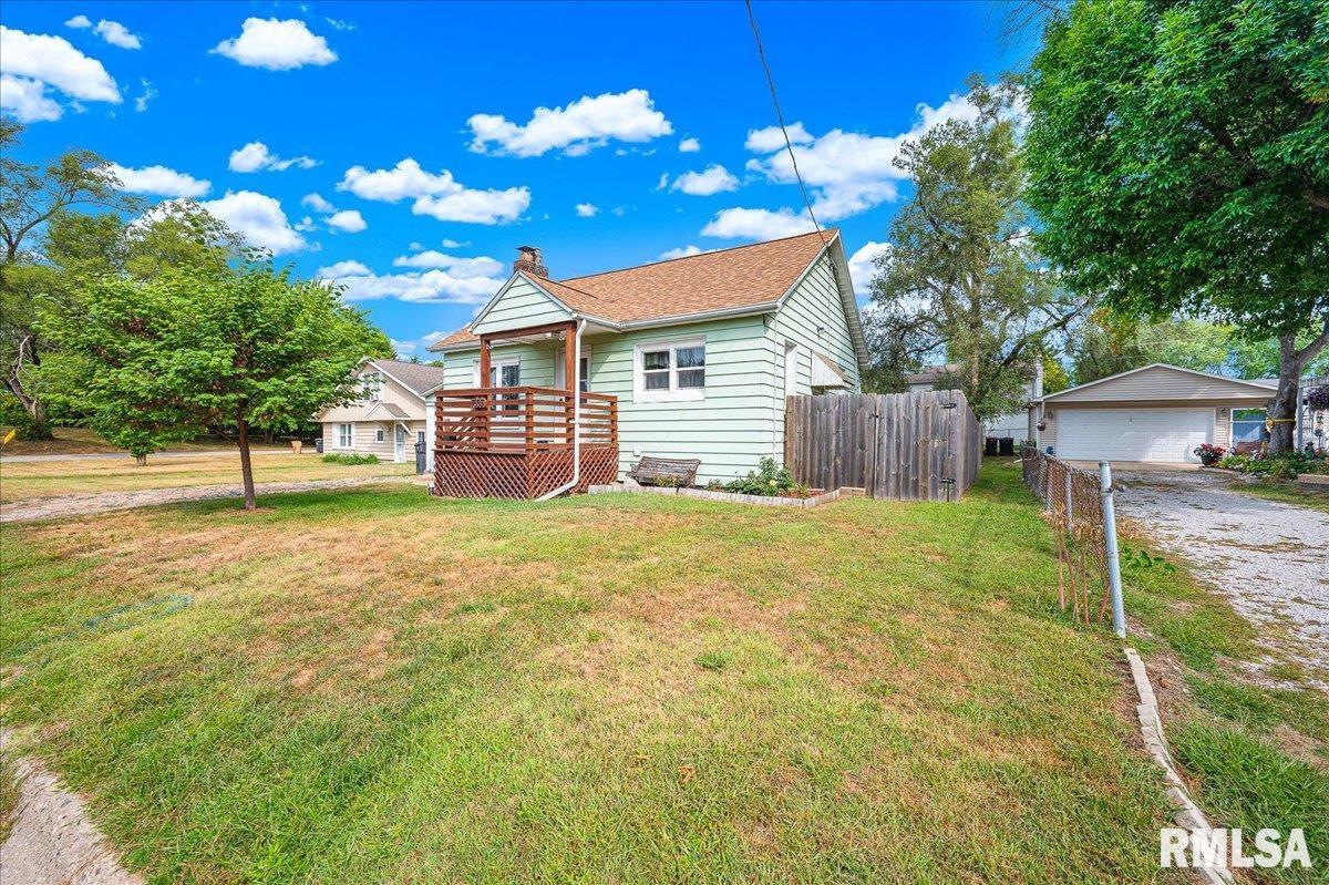 1603 Caroline Street Pekin, IL 61554 - Photo 1 of 21