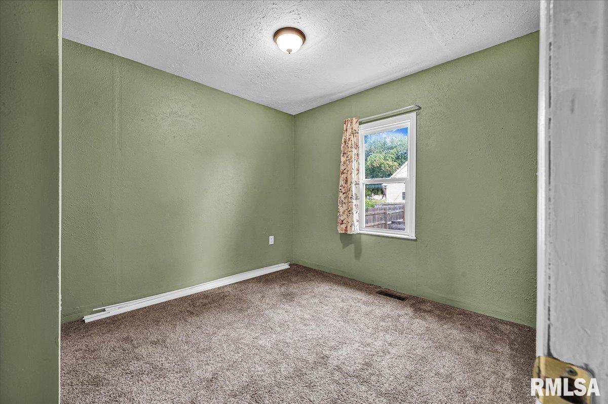 1603 Caroline Street Pekin, IL 61554 - Photo 11 of 21