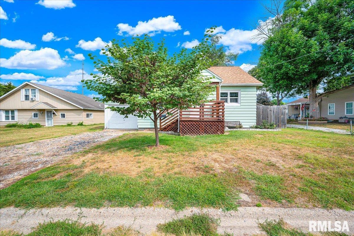 1603 Caroline Street Pekin, IL 61554 - Photo 2 of 21