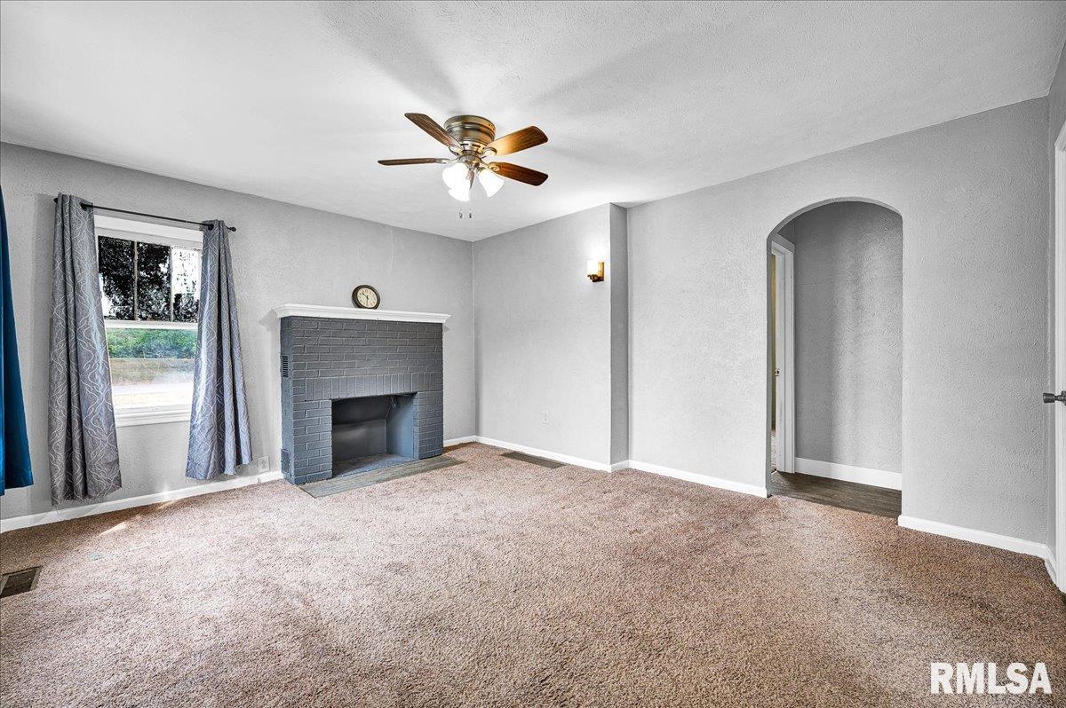 1603 Caroline Street Pekin, IL 61554 - Photo 4 of 21