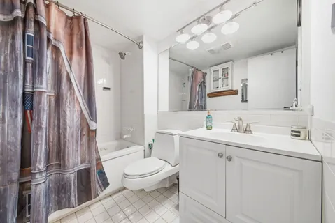 $220,000 | 483 North Larch Avenue, Unit 204W, Elmhurst, IL 60126