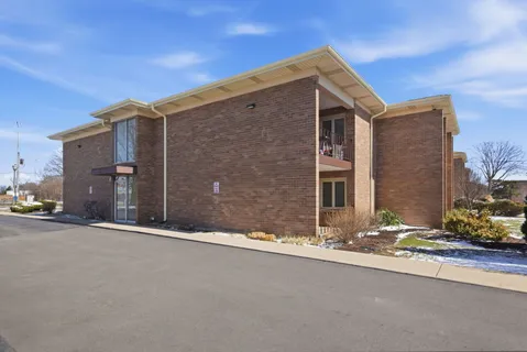 $220,000 | 483 North Larch Avenue, Unit 204W, Elmhurst, IL 60126