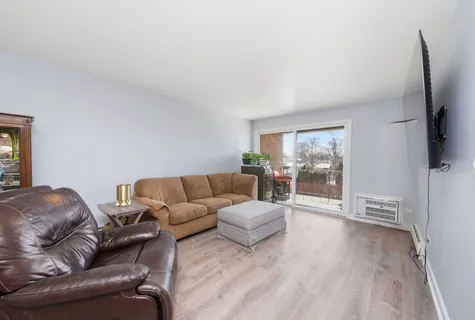 $220,000 | 483 North Larch Avenue, Unit 204W, Elmhurst, IL 60126