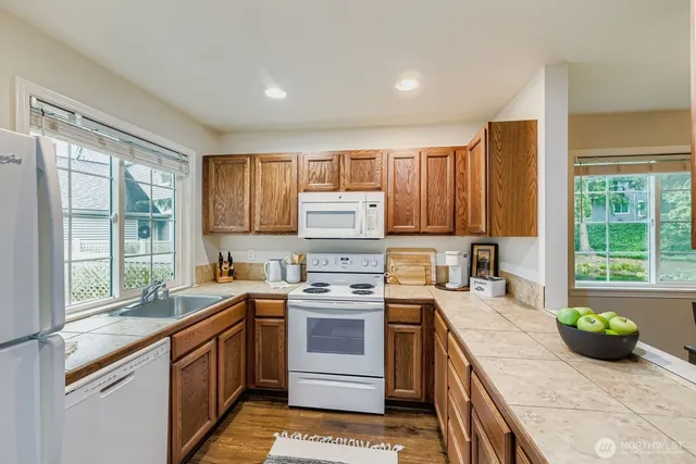 $409,950 | 11626 Admiralty Way, Unit A, Everett, WA 98204