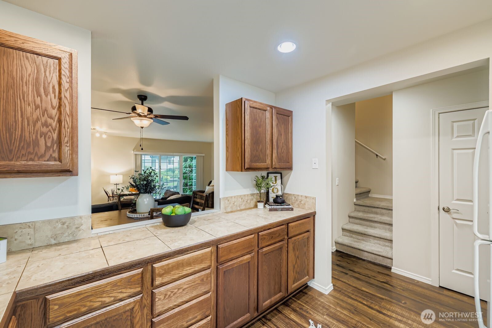 11626 Admiralty Way, Unit A Everett, WA 98204 - Photo 3 of 15