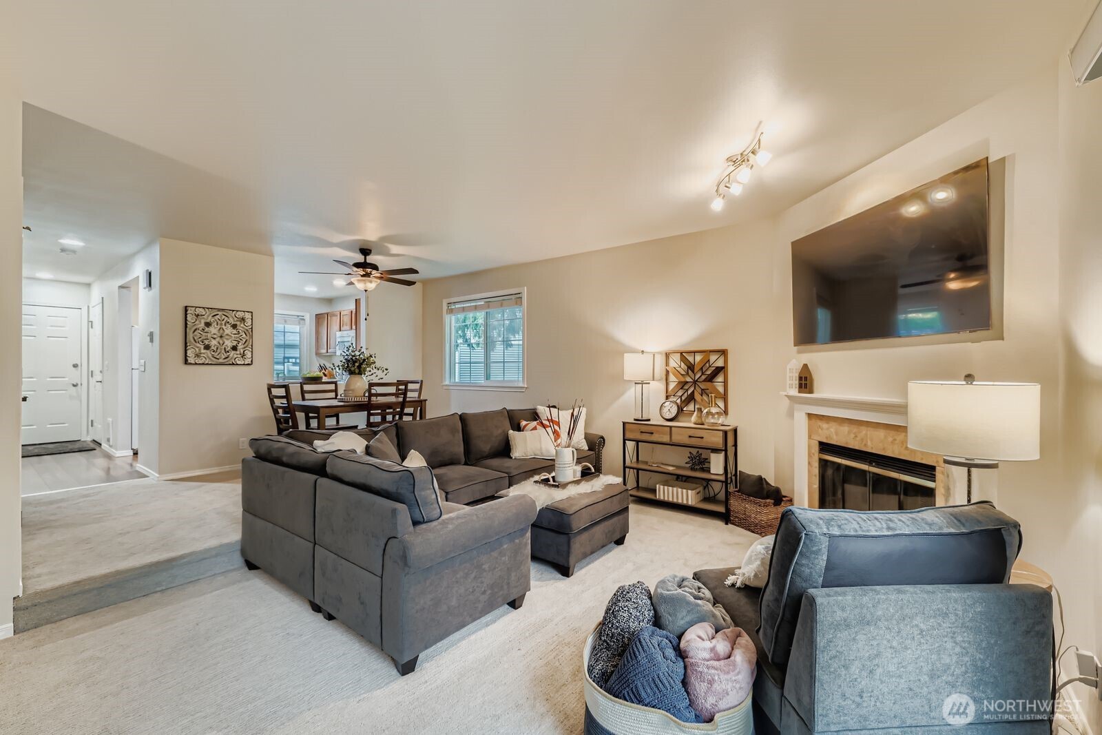 11626 Admiralty Way, Unit A Everett, WA 98204 - Photo 6 of 15