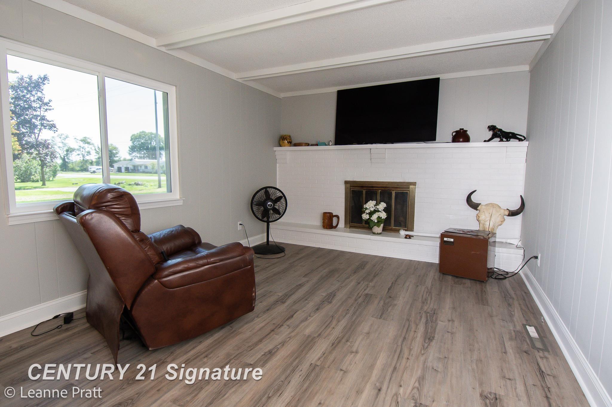 2012 North Nichols Road Flushing, MI 48433 - Photo 11 of 32