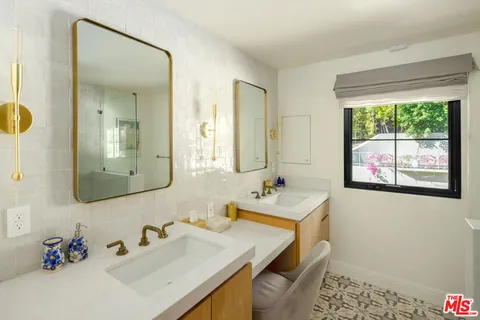 $5,999,000 | 7651 Willow Glen Road, Los Angeles, CA 90046