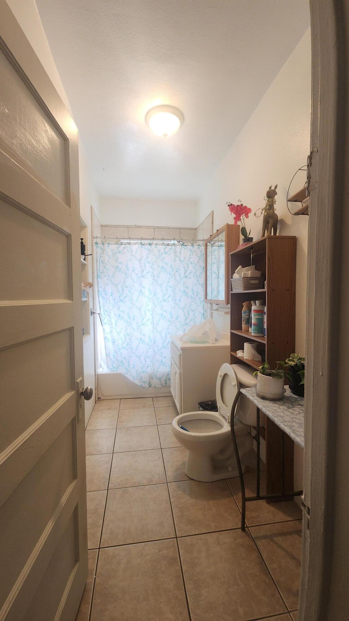 806 East Main Street Santa Maria, CA 93454 - Photo 19 of 29 a workspace with furniture and window