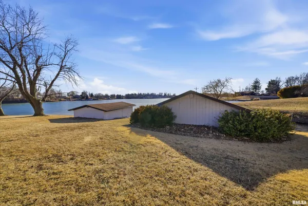 $634,900 | 140 Palemino Drive, Avon, IL 61415