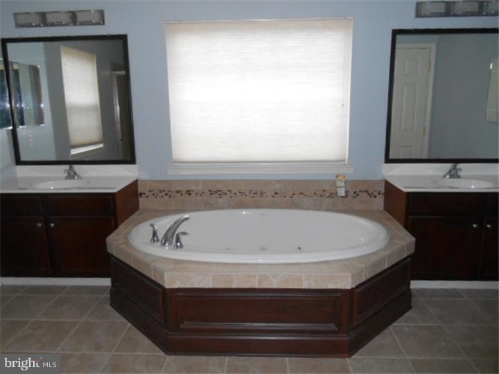 146 White Cedar Drive Sicklerville, NJ 08081 - Photo 12 of 15