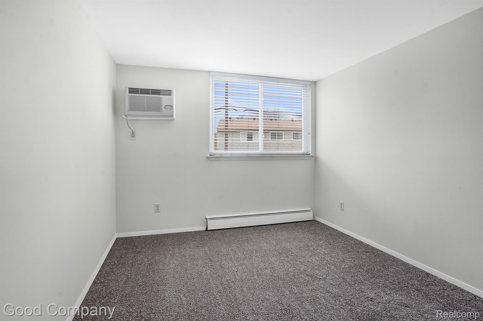 4917 Crooks Road, Unit J2 Royal Oak, MI 48073 - Photo 21 of 31 Gallery Image 21