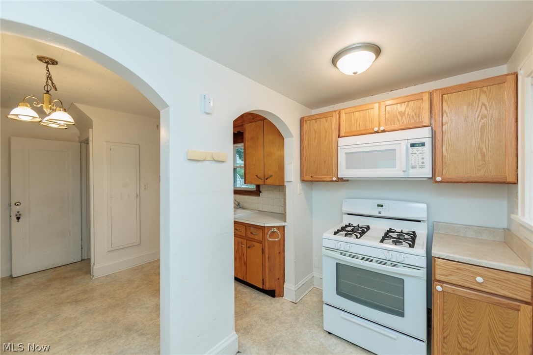 983 Dan Street Akron, OH 44310 - Photo 16 of 46