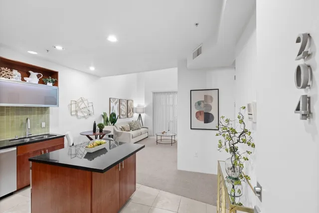 $539,000 | 2025 S Street, Unit 204, Sacramento, CA 95811