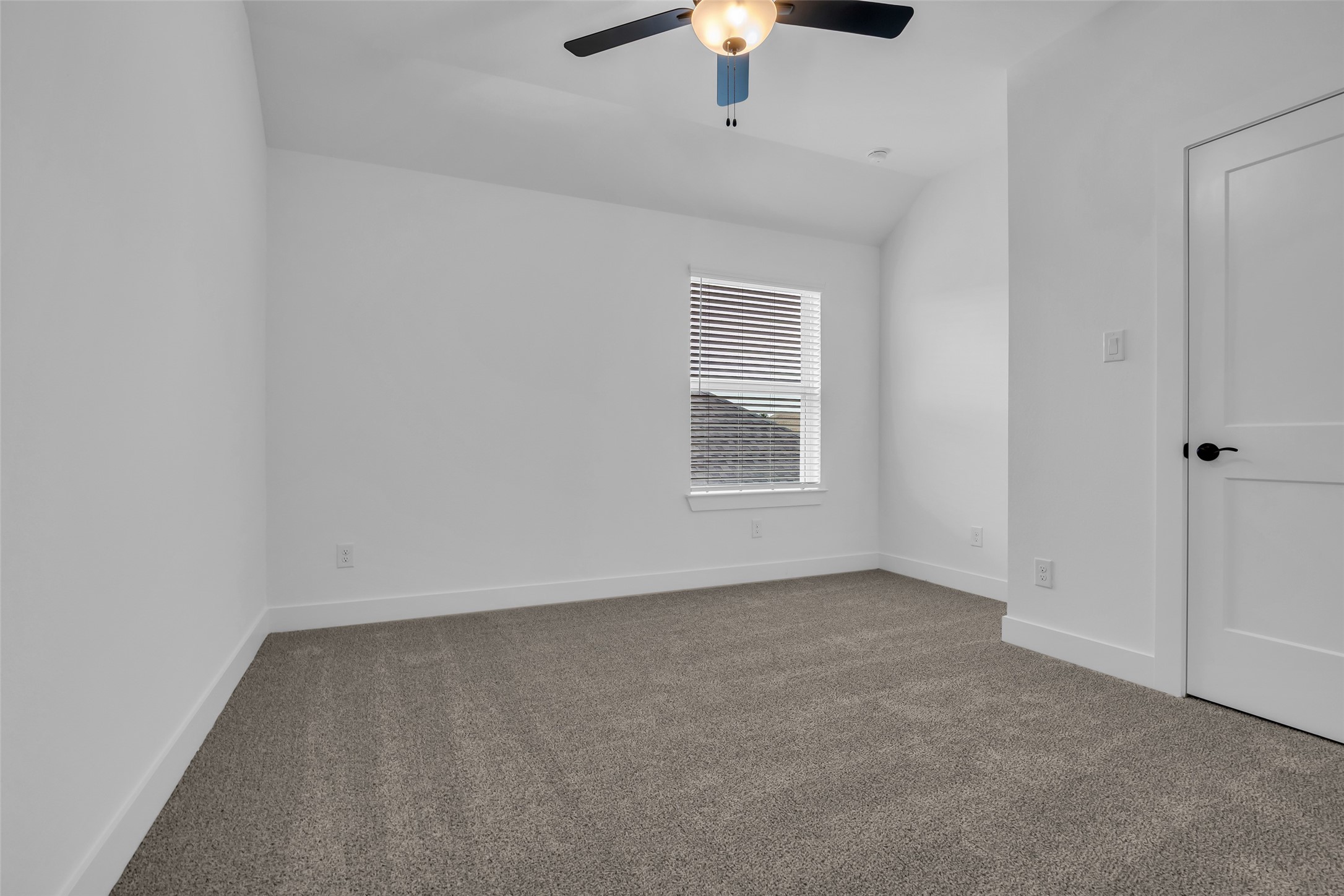12853 Meadow Wind Way Conroe, TX 77302 - Photo 37 of 47 4th bedroom upstairs