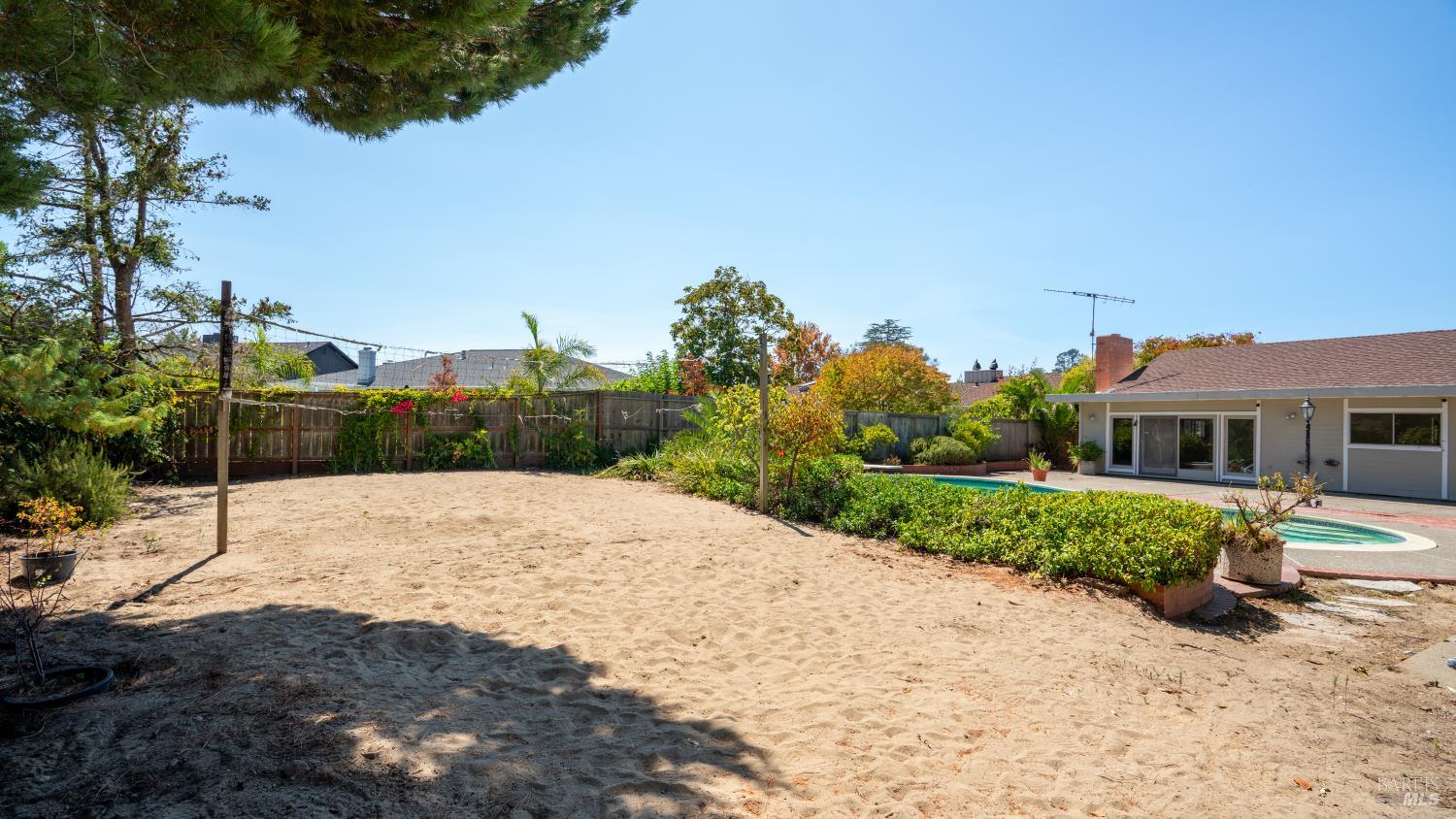 170 Riviera Drive San Rafael, CA 94901 - Photo 7 of 34 Gallery Image 7