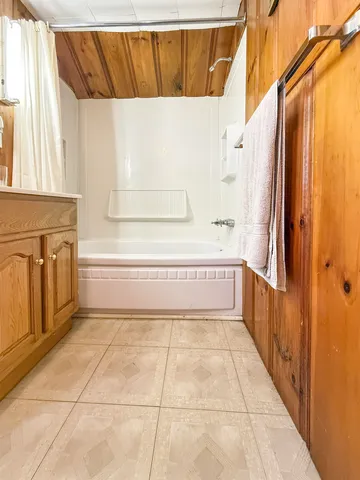 $329,400 | 19 Gray Road, Pittsburg, NH 03592