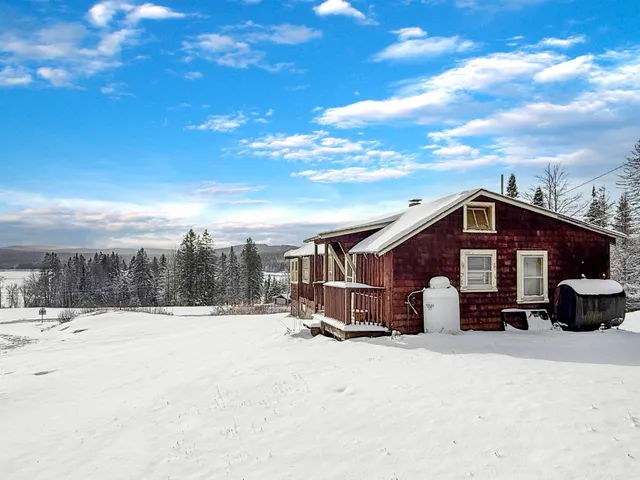 $329,400 | 19 Gray Road, Pittsburg, NH 03592