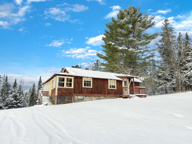 $329,400 | 19 Gray Road, Pittsburg, NH 03592