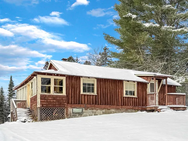 $329,400 | 19 Gray Road, Pittsburg, NH 03592