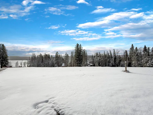 $329,400 | 19 Gray Road, Pittsburg, NH 03592