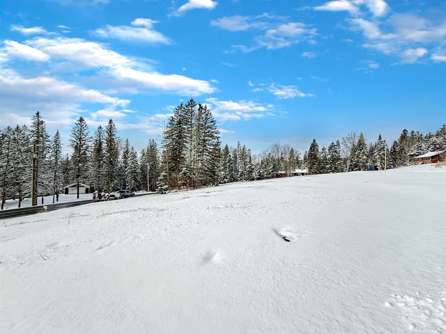 $329,400 | 19 Gray Road, Pittsburg, NH 03592