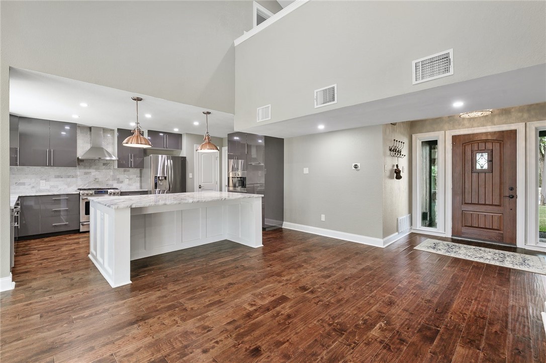 5116 Maulding Pass Austin, TX 78749 - Photo 2 of 19