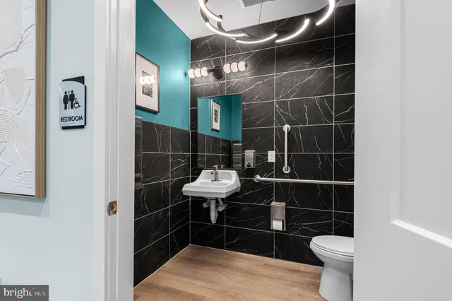 $3,113 | 26 South York Road, Unit 402, Hatboro, PA 19040