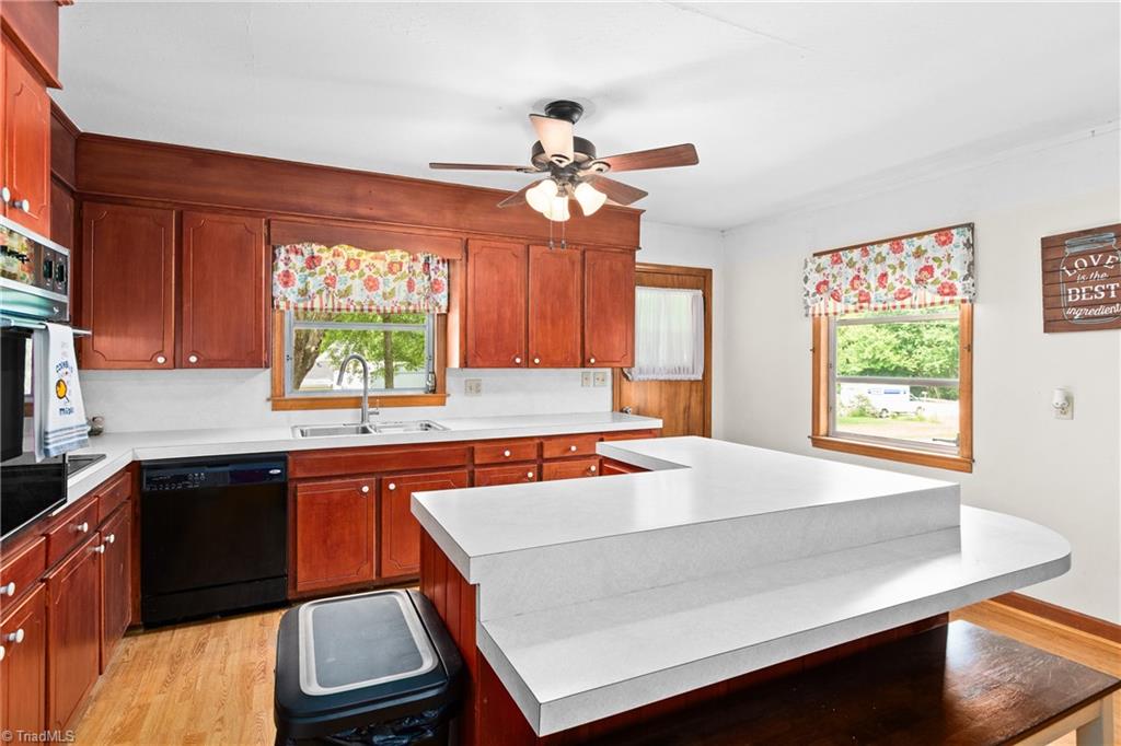 304 Armstrong Road Pilot Mountain, NC 27041 - Photo 14 of 42