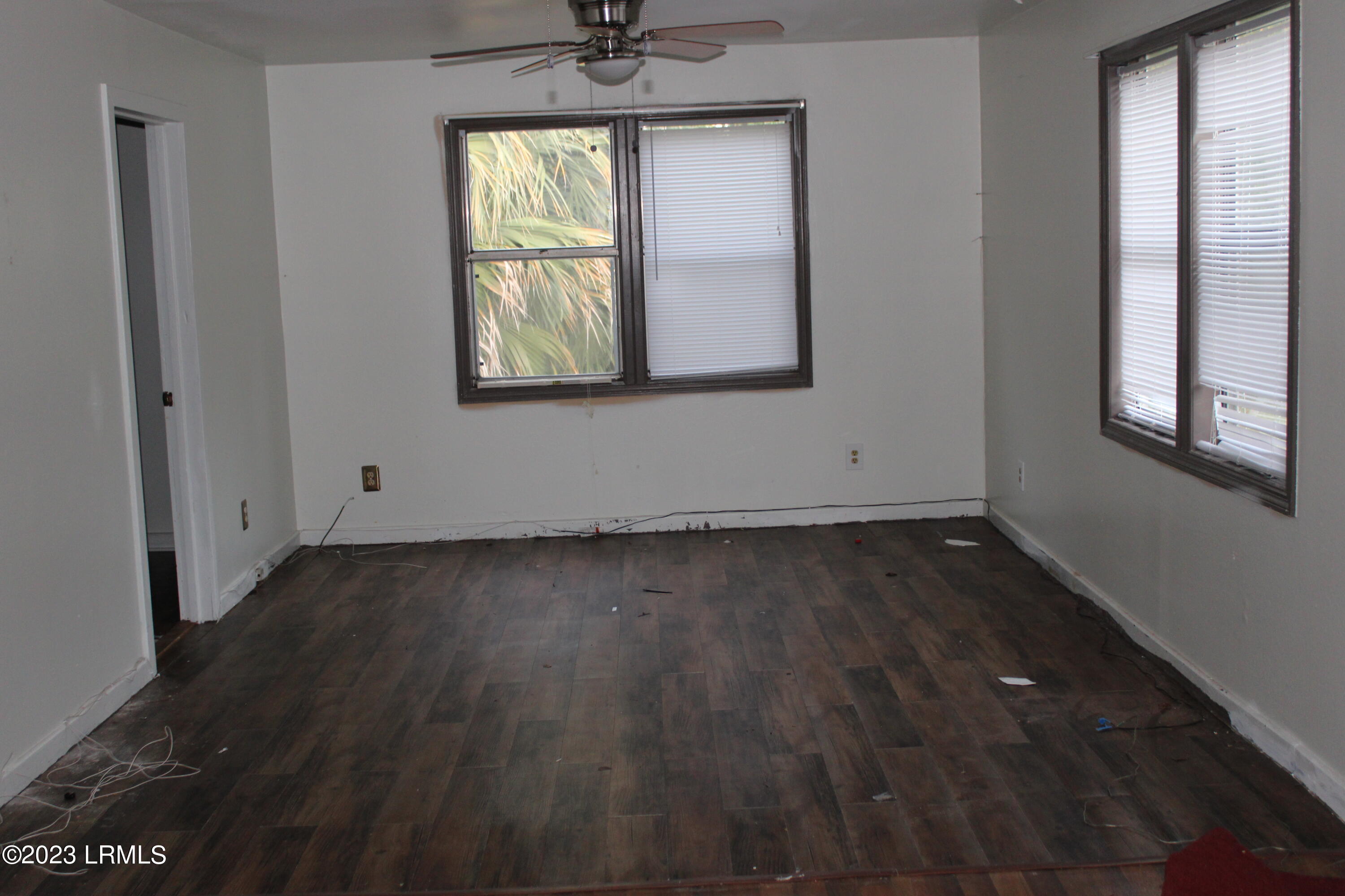 103 Freeman Street Hampton, SC 29924 - Photo 5 of 13 IMG_1460