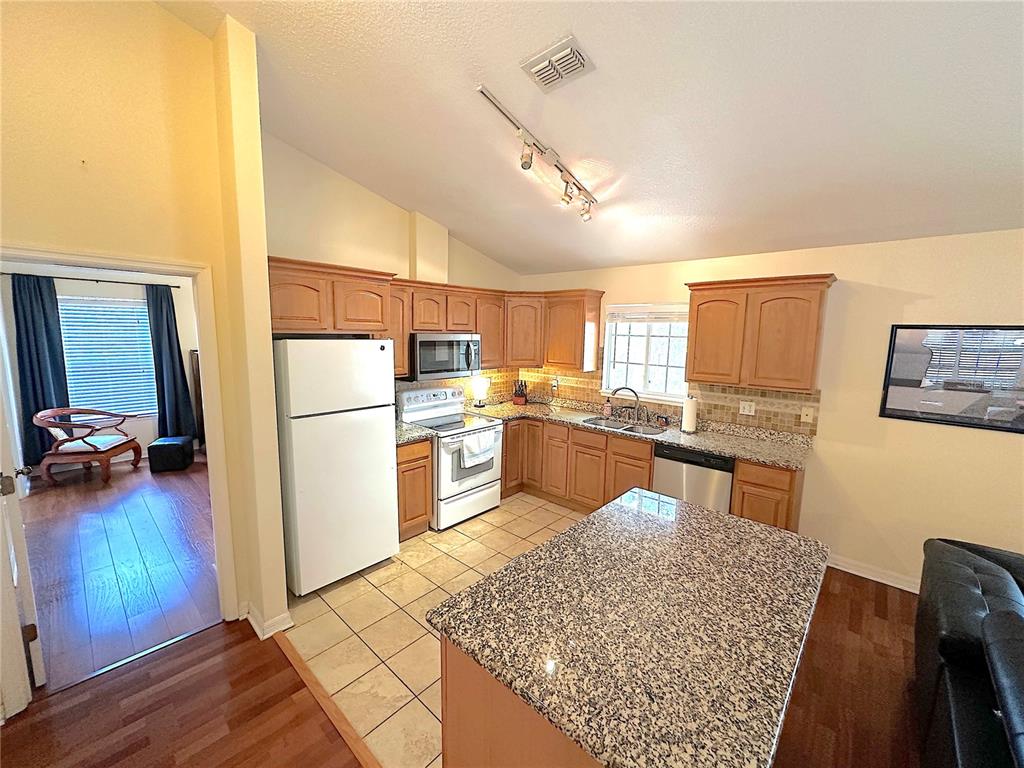 8108 Southwest 65th Lane Gainesville, FL 32608 - Photo 6 of 25
