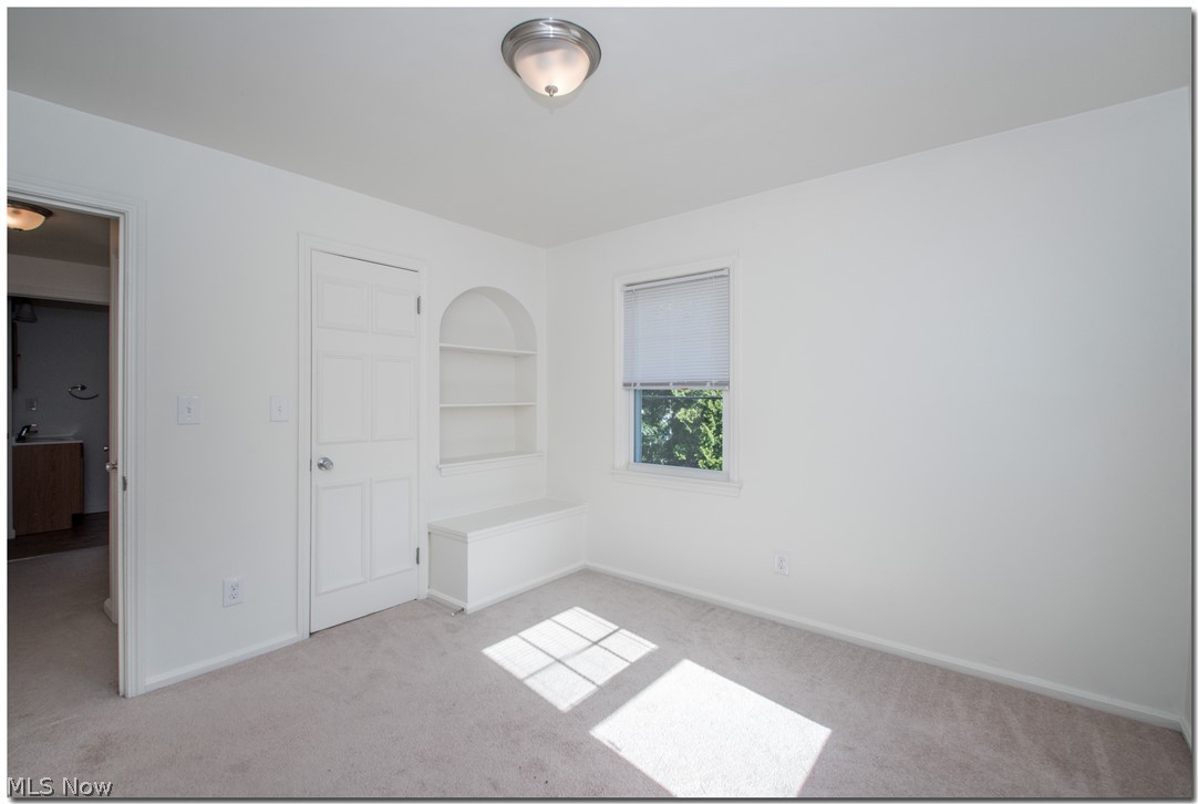 2416 Fenwick Road Cleveland, OH 44118 - Photo 23 of 35